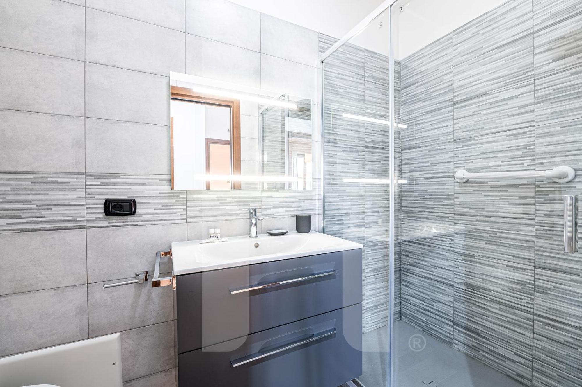 Homiday - - Elegant Apartment- 3 2 Bagni Apartment